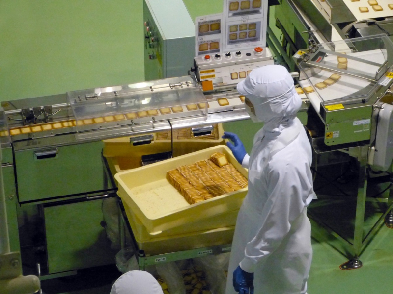 vente-TRIGANCE-min_japan_sapporo_chocolate_factory_label_packaging_cookie_machine_operator-961505